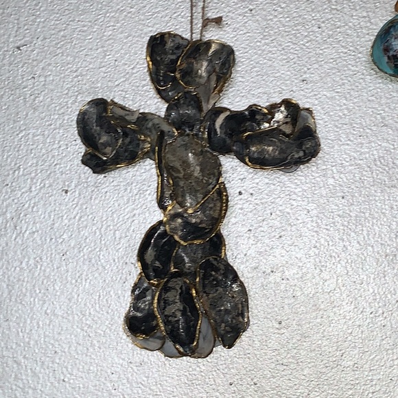 Handmade Shell Cross - Picture 7 of 17